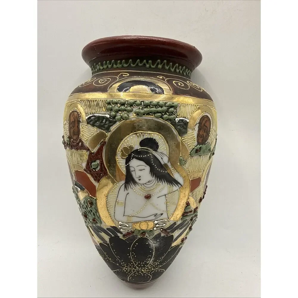 Vintage Japanese Hand Painted Wall Pocket Vase *